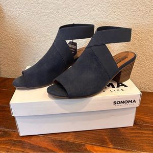 NEW 8.5 Sonoma Blue Block Heel Shoes